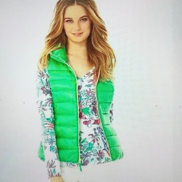 Lilly Pulitzer Jackets & Blazers - Like New! Lilly Pulitzer Packable Puffer Vest S